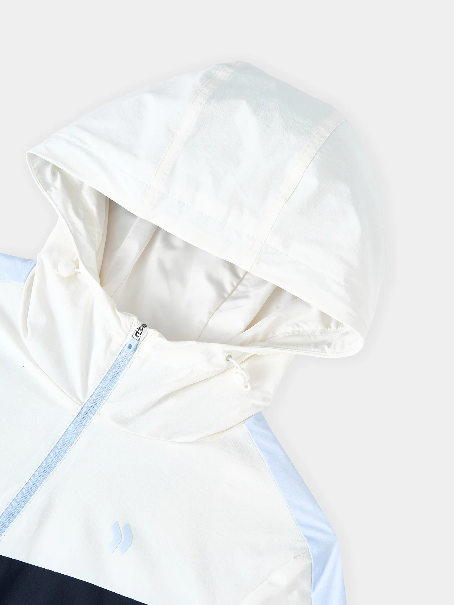 Áo Khoác Gió Nữ PERATO Phong Cách Training Can Phối TBKGW5W021