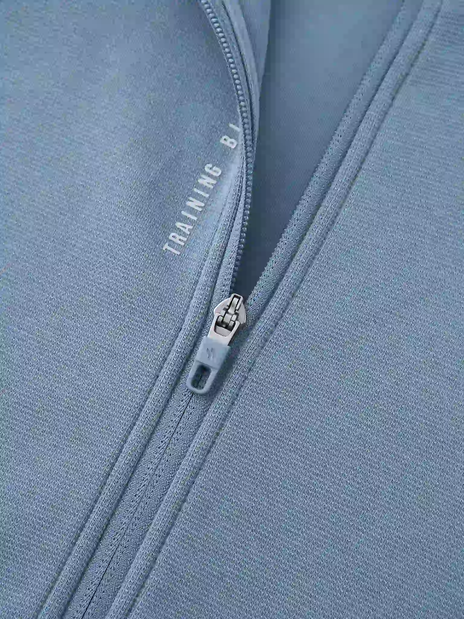 Áo Khoác Nỉ Training PERATO Tay Raglan Phom Regular TBKNW5M011