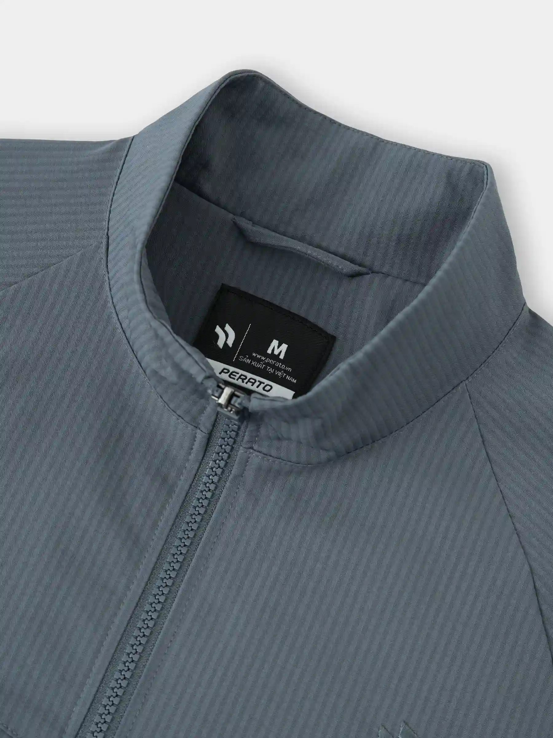 Áo Khoác Cổ Dựng PERATO Phong Cách Training Vải Hiệu Ứng TBKGW5M040